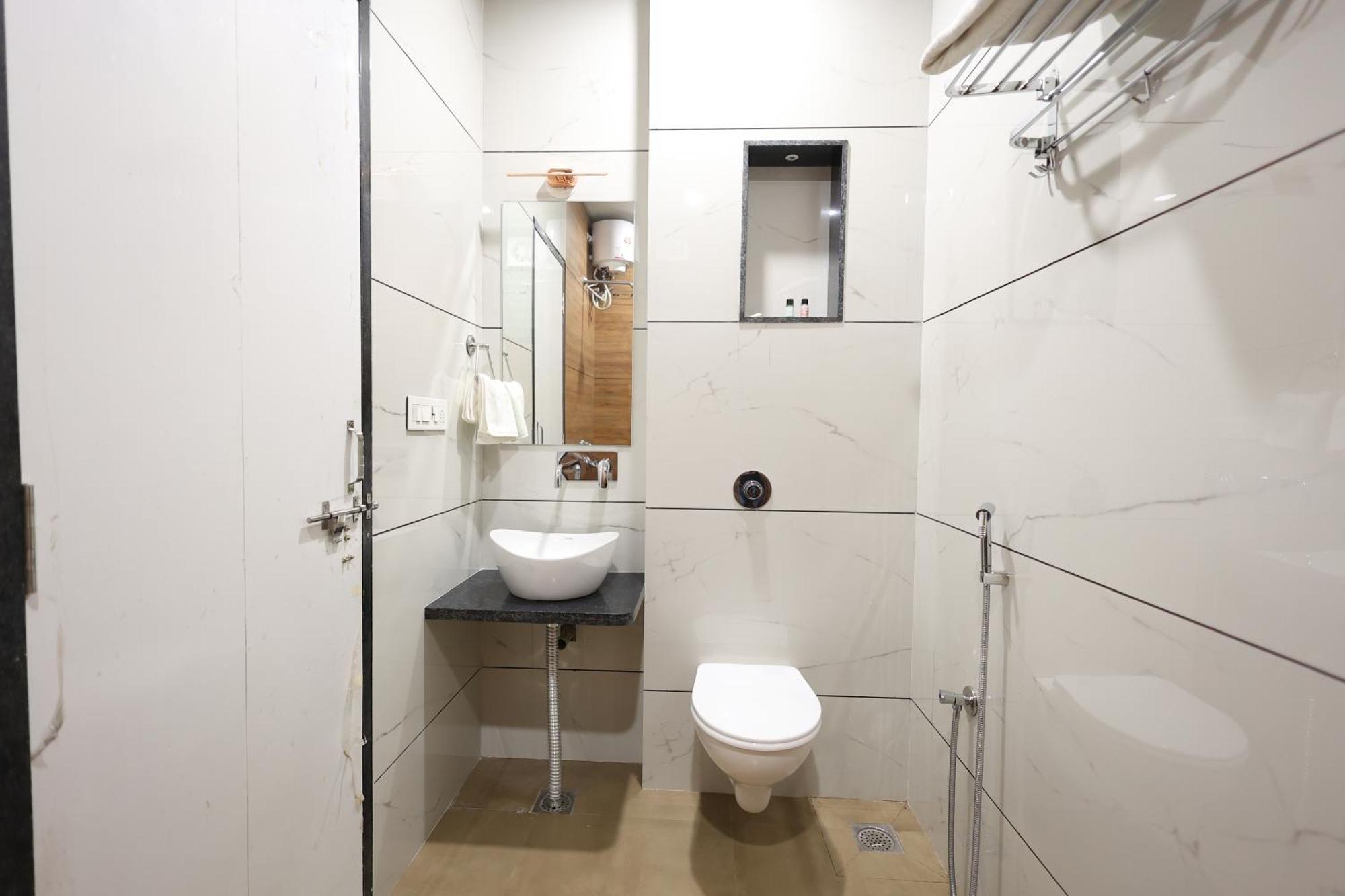 The Tri Arrow Hotel Khatu Ngoại thất bức ảnh
